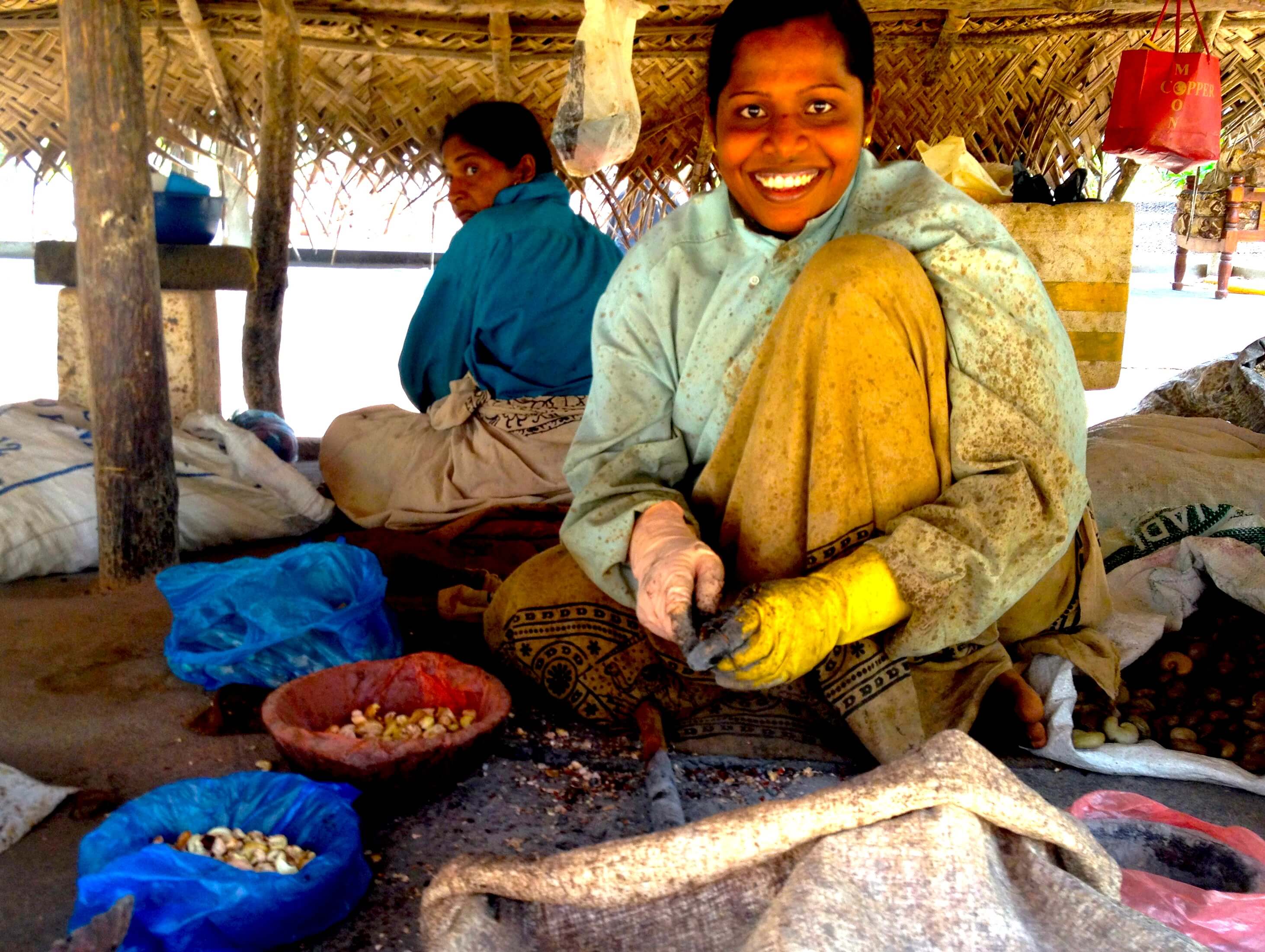 Handame production of cashew nuts in Bali for Lifefood